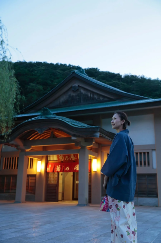 浴衣、温泉街