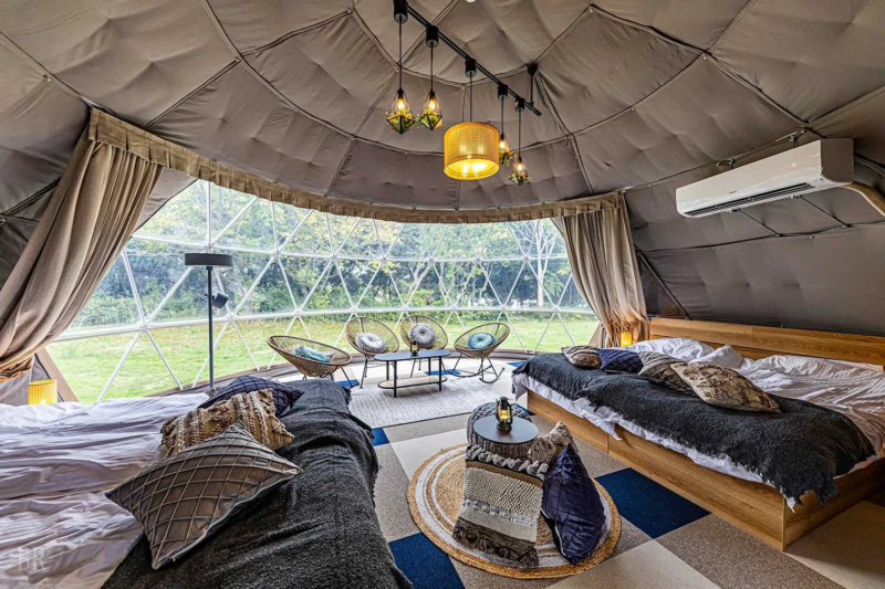 ドームテント内部の快適な空間