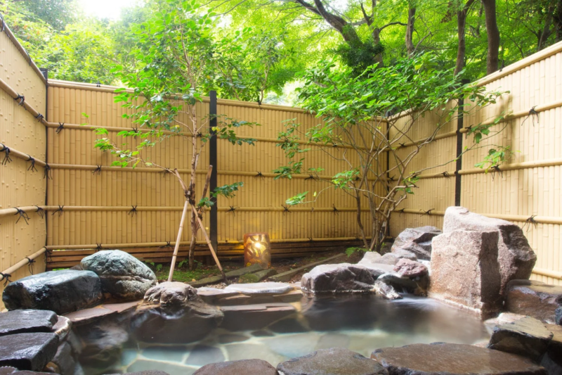 露天風呂、日本庭園