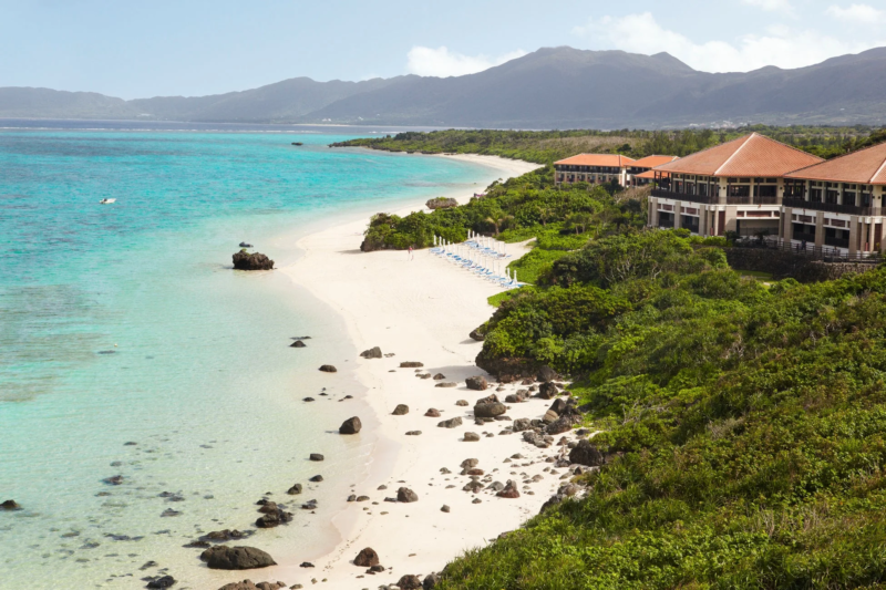 ビーチとホテル