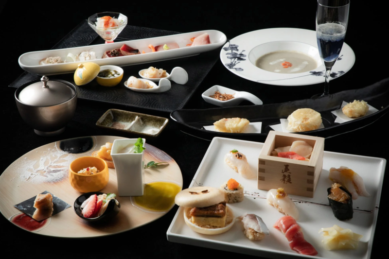 豪華な日本料理のフルコース