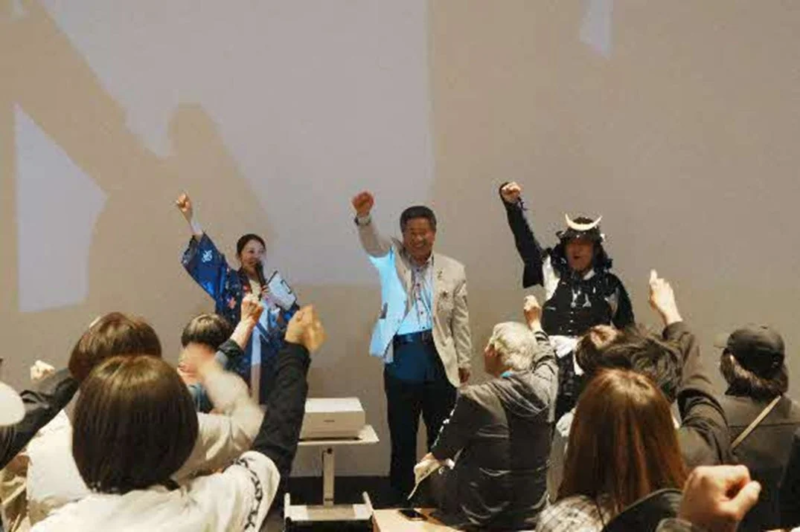 イベントでのガッツポーズ