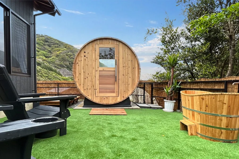 バレルサウナと露天風呂