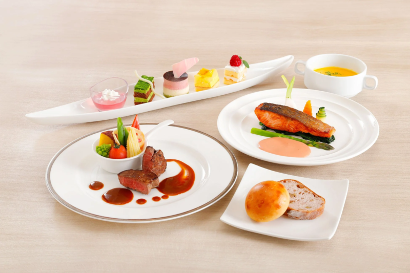 JALふるさとアンバサダーとホテルJALシティ青森共同考案のスペシャルランチ