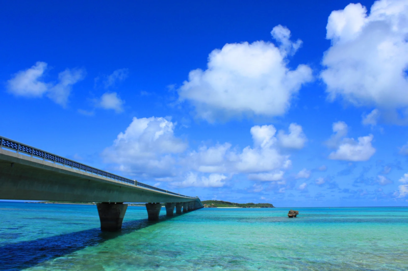 宮古島の橋と海