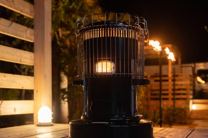 石油ストーブ、暖房、夜、アウトドア、キャンプ、テラス、炎、光、暖かい、冬の夜、屋外、リラックス