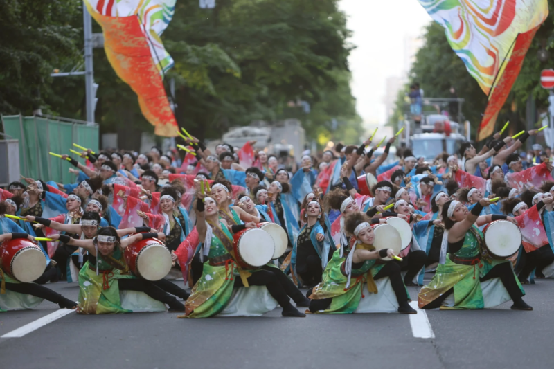 YOSAKOIソーラン祭りのパレード
