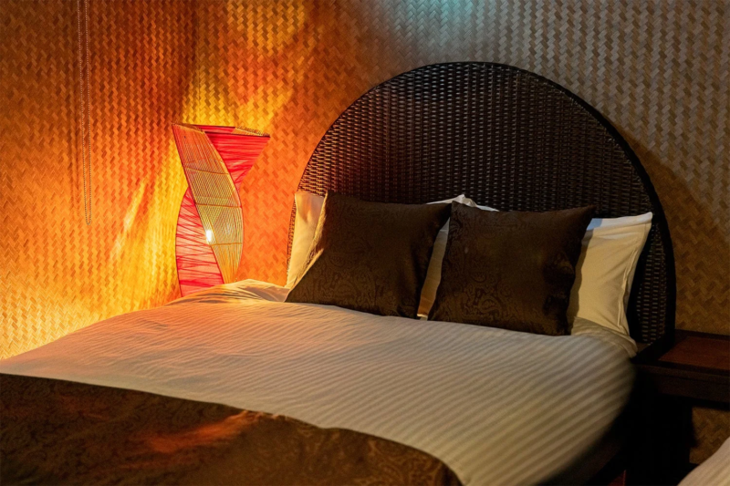 スイートヴィラの寝室の照明