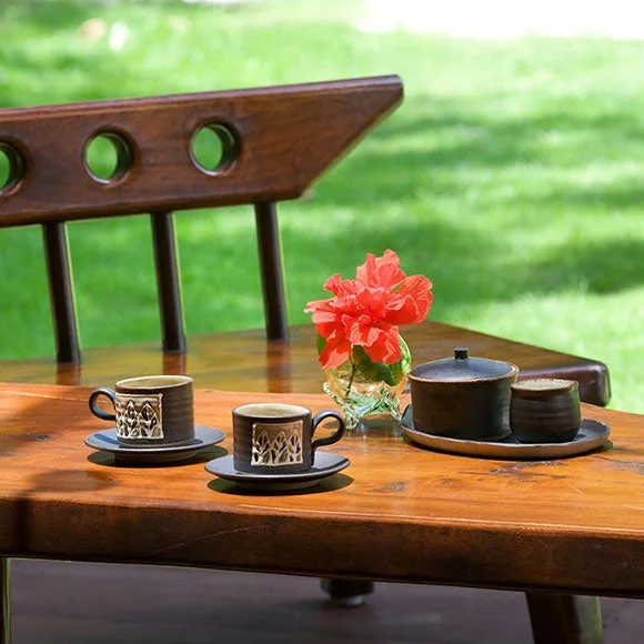 庭園のコーヒーカップ