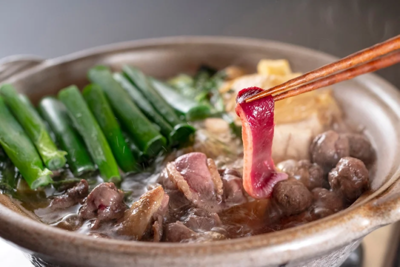 鴨肉とネギの鍋料理