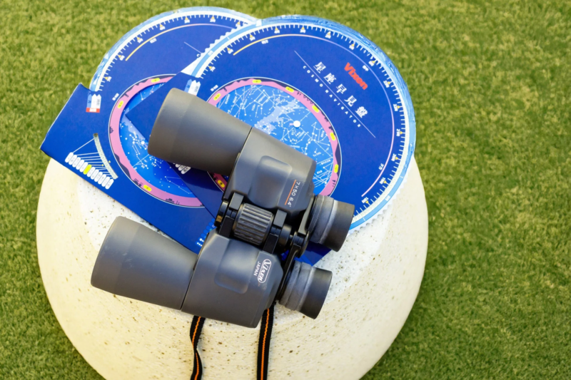 双眼鏡と星座早見盤