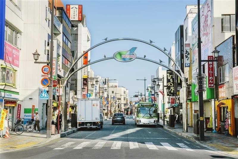 日本の商店街の通り