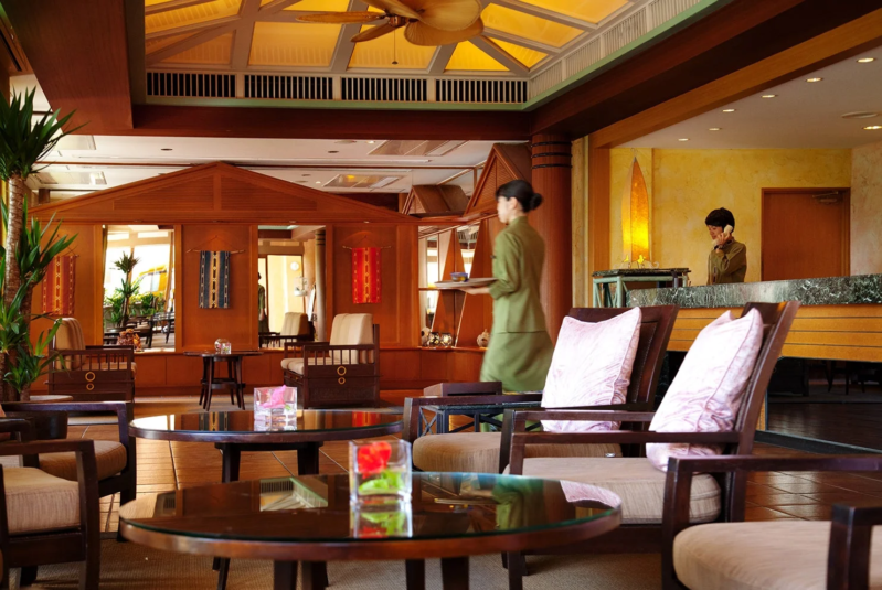 リゾートホテルのロビー