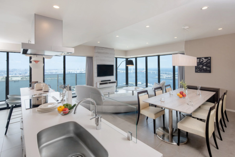 OMO5横浜馬車道 客室