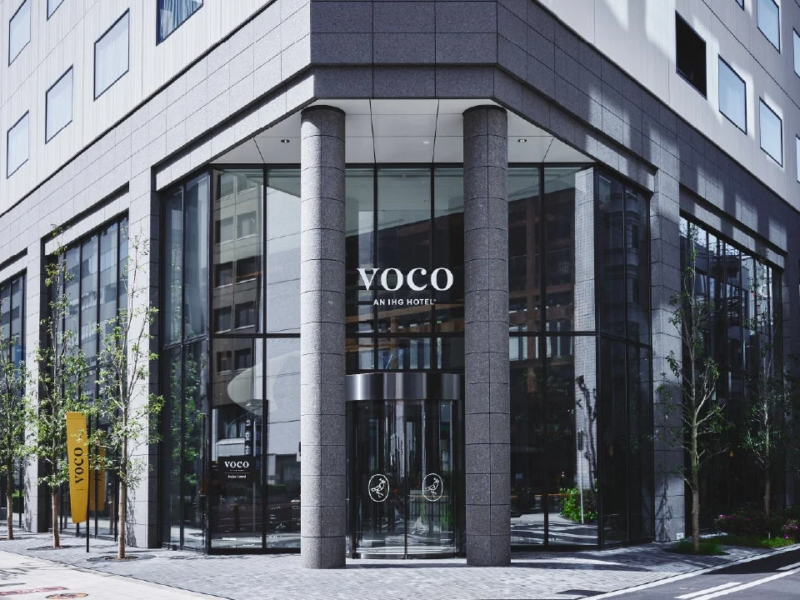 voco大阪セントラルの現代的な外観