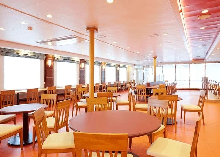フェリー船内レストラン