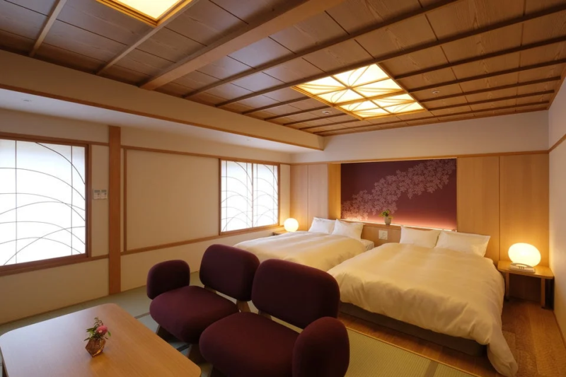 ホテル春日居客室