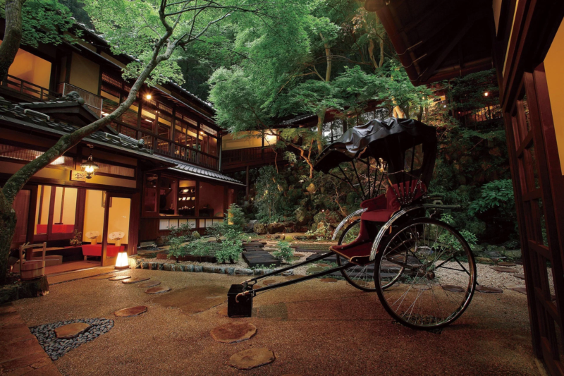 夜の日本庭園