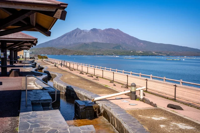 桜島を望む足湯