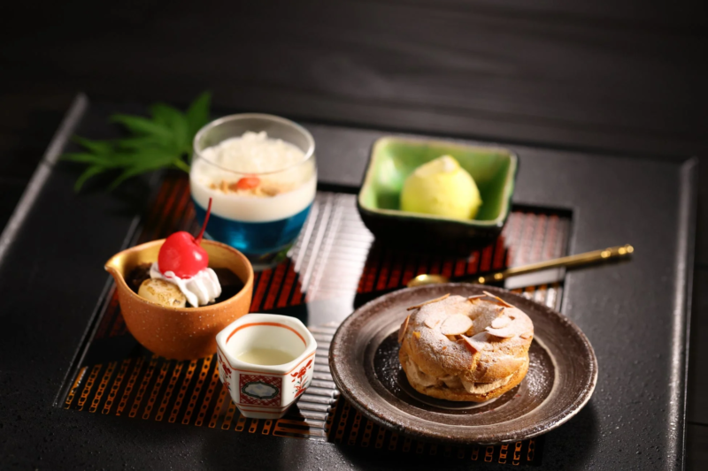 文豪モチーフの甘味盛り合わせ